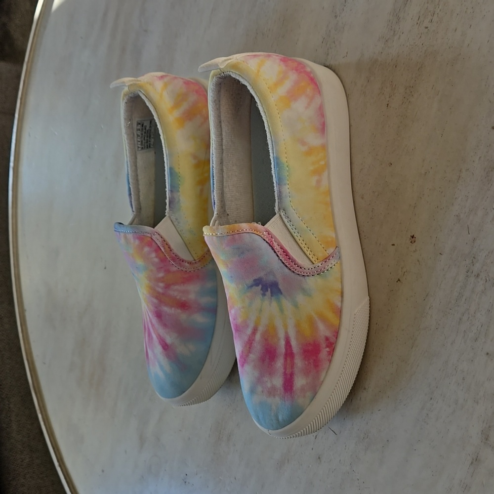LIKE NEW! Women's Skechers Tie Dye slip on shoes size 7 - Picture 2 of 5